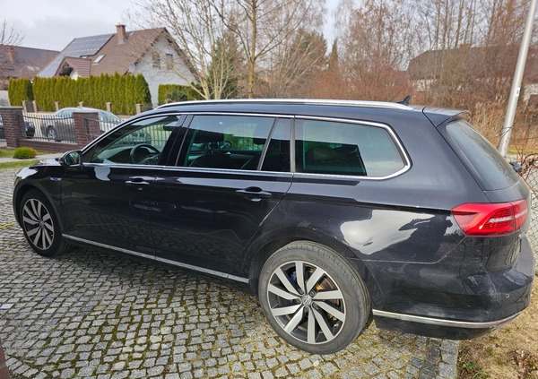 Volkswagen Passat cena 68600 przebieg: 246000, rok produkcji 2015 z Gliwice małe 466